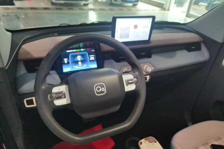 Used Chery QQ Ice Cream 2024 Edition Youth Version 205km Sundae Center Console