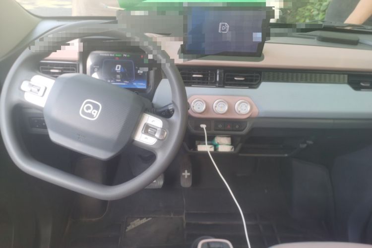 Used Chery QQ Ice Cream 2024 Edition Youth Version 205km Sundae Center Console