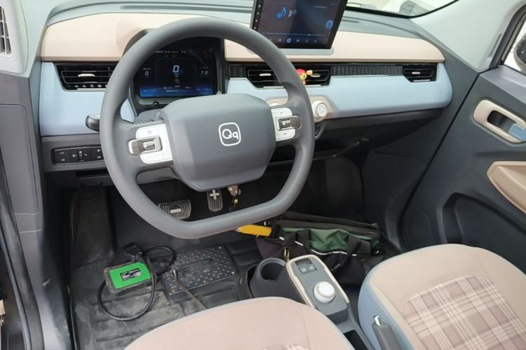 Used Chery QQ Ice Cream 2024 Edition Youth Version 205km Sundae Center Console