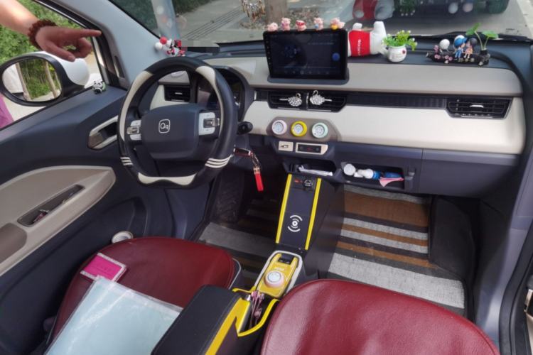 Used Chery QQ Ice Cream 2024 Edition Youth Version 205km Sundae Center Console