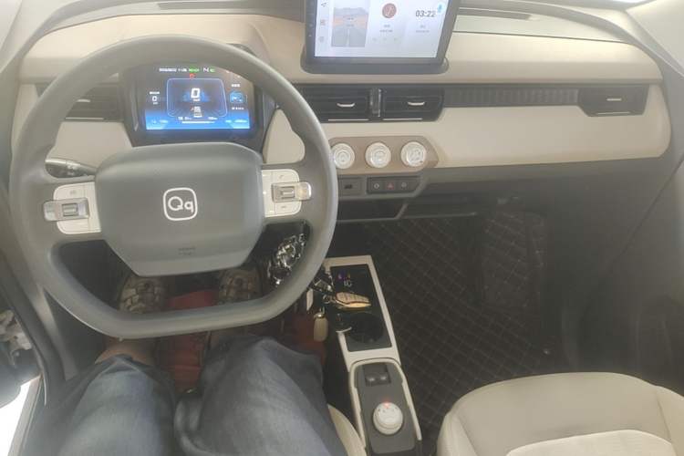 Used Chery QQ Ice Cream 2024 Facelifted 205km Sundae Center Console