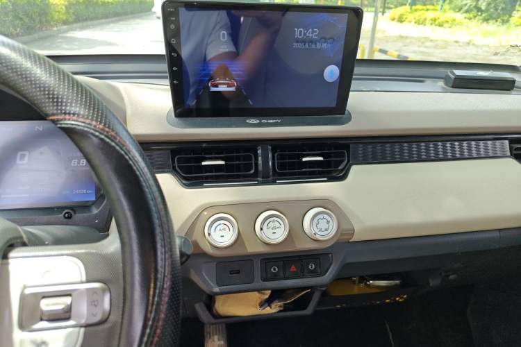 Used Chery QQ Ice Cream 2024 Edition Youth Version 205km Sundae Audio And AC Panel