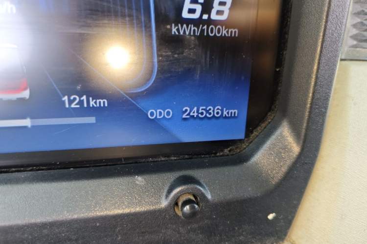 Used Chery QQ Ice Cream 2024 Edition Youth Version 205km Sundae Odometer Close Up