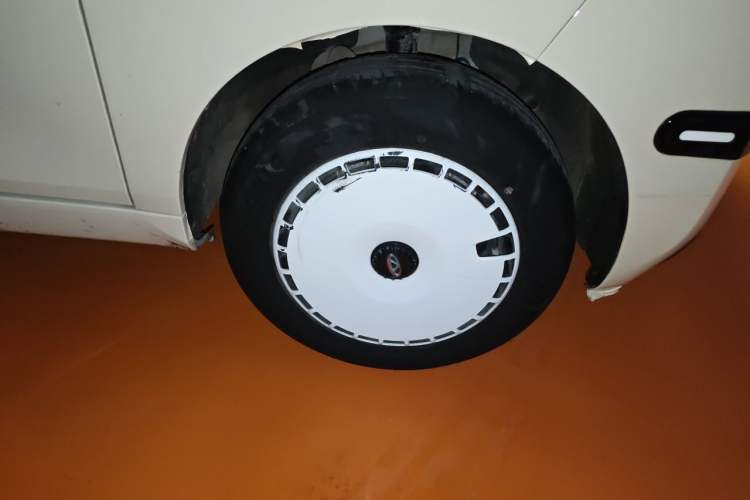 Used Chery QQ Ice Cream 2024 170km Sundae Right Front Wheel Hub