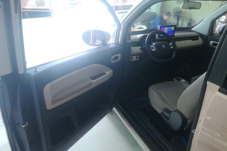 Used Chery QQ Ice Cream 2024 170km Sundae Driver Seat