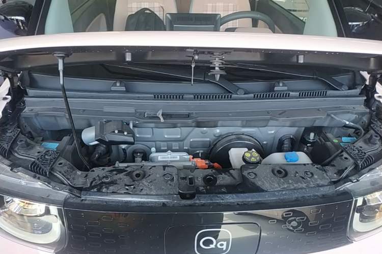 Used Chery QQ Ice Cream 2024 Edition Youth Version 205km Sundae Engine Bay