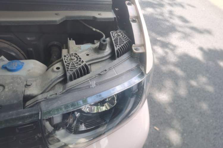 Used Chery QQ Ice Cream 2024 Edition Youth Version 205km Sundae Engine Bay Left