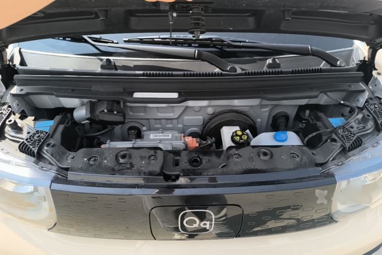 Used Chery QQ Ice Cream 2024 Youth Edition 205km Milkshake Engine Bay