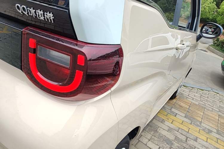 Used Chery QQ Ice Cream 2024 Edition Youth Version 205km Sundae Exterior 3