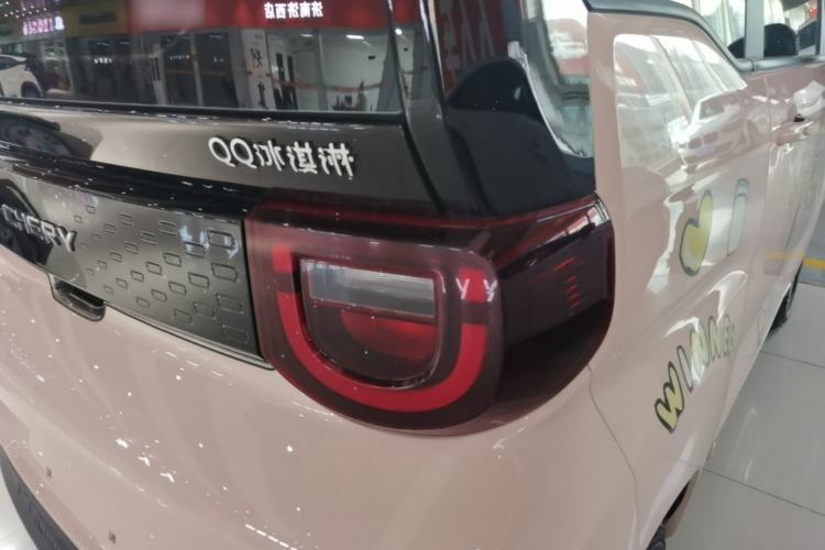 Used Chery QQ Ice Cream 2024 Edition Youth Version 205km Sundae Exterior 3