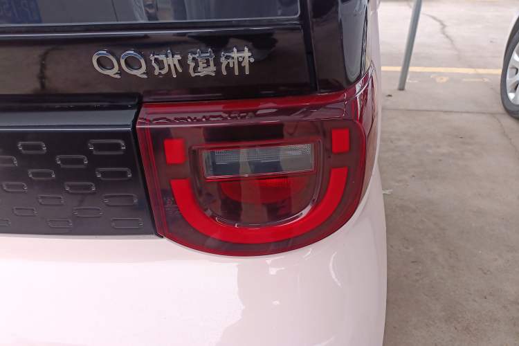 Used Chery QQ Ice Cream 2024 Edition Youth Version 205km Sundae Exterior 3