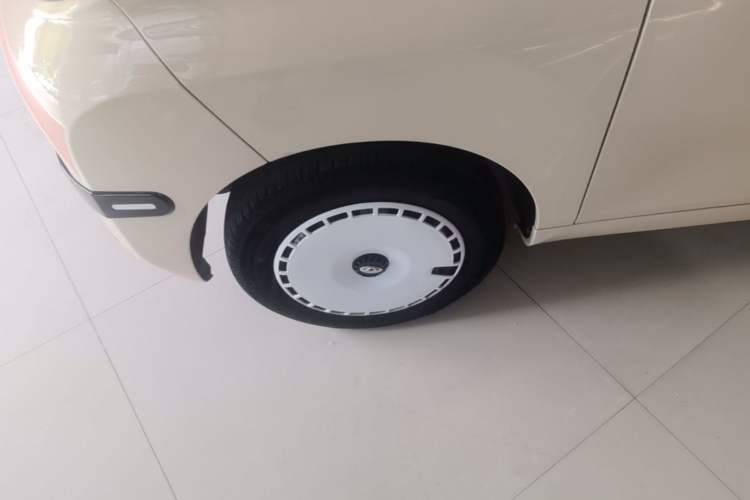 Used Chery QQ Ice Cream 2024 170km Sundae Exterior 4