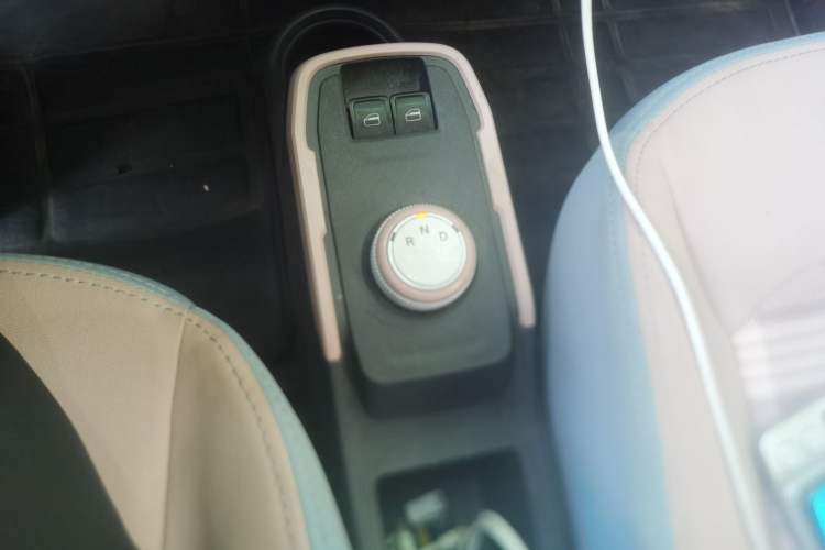 Used Chery QQ Ice Cream 2024 Edition Youth Version 205km Sundae Gear Lever