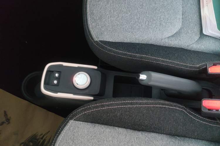 Used Chery QQ Ice Cream 2024 170km Milkshake Gear Lever