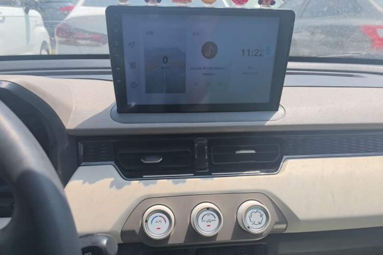 Used Chery QQ Ice Cream 2024 Youth Edition 205km Milkshake Audio And AC Panel