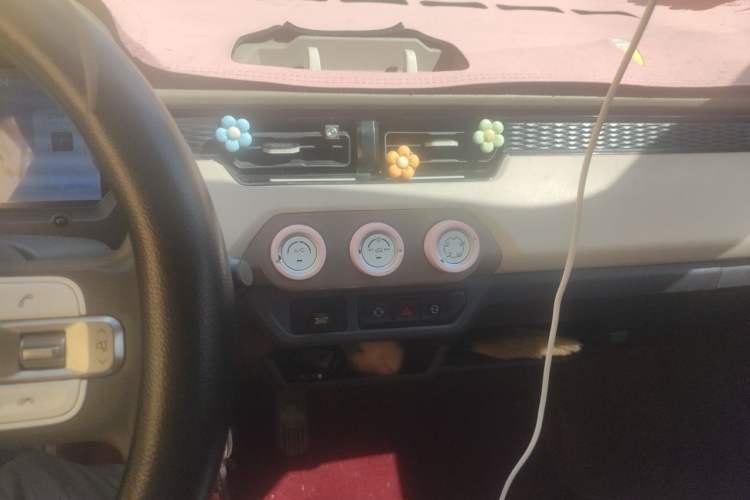 Used Chery QQ Ice Cream 2024 Facelifted 205km Sundae Audio And AC Panel