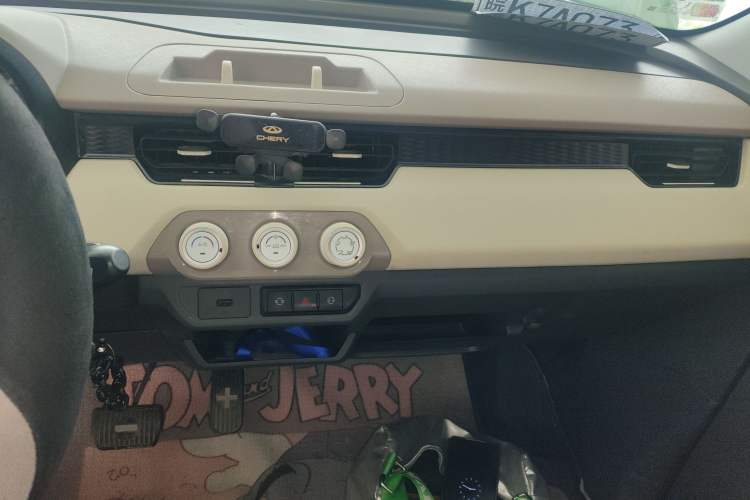 Used Chery QQ Ice Cream 2024 Restyled 170 km Sundae Audio And AC Panel