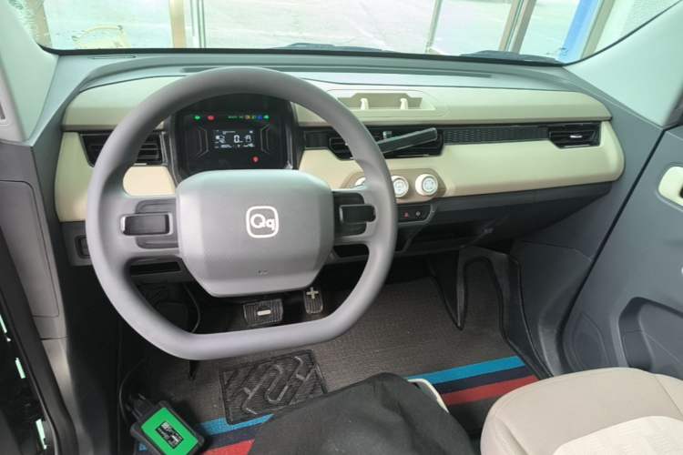 Used Chery QQ Ice Cream 2024 Edition Youth Version 120km Milkshake Center Console