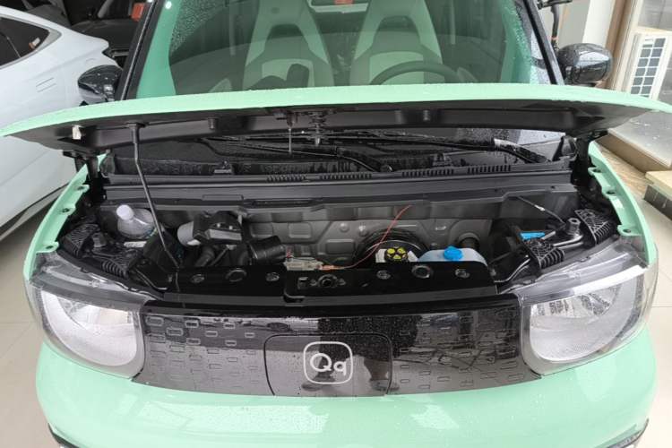Used Chery QQ Ice Cream 2024 Edition Youth Version 120km Milkshake Engine Bay