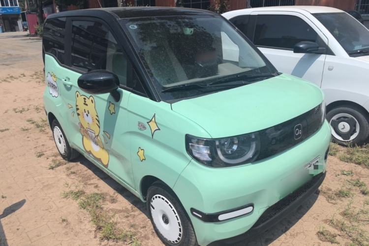 Used Chery QQ Ice Cream 2024 Youth Edition 205km Milkshake Front Right 45 Deg