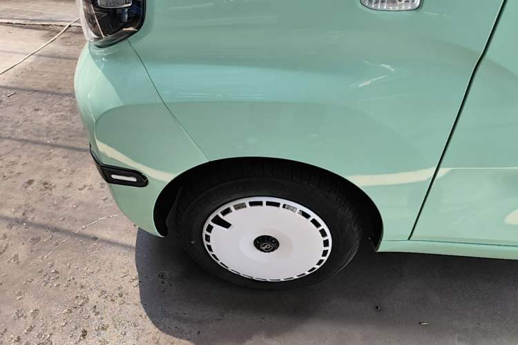 Used Chery QQ Ice Cream 2024 205km Sundae Left Front Wheel Hub