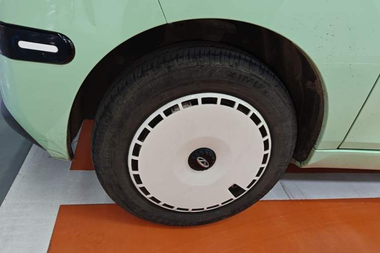 Used Chery QQ Ice Cream 2024 120km Cone Left Front Wheel Hub