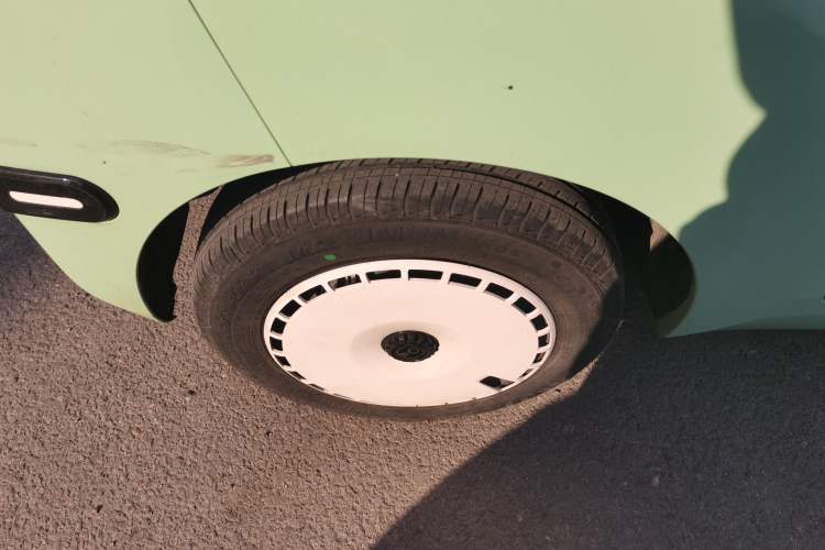 Used Chery QQ Ice Cream 2024 Edition Youth Version 205km Sundae Right Rear Wheel Hub