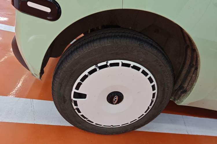 Used Chery QQ Ice Cream 2024 120km Cone Right Rear Wheel Hub