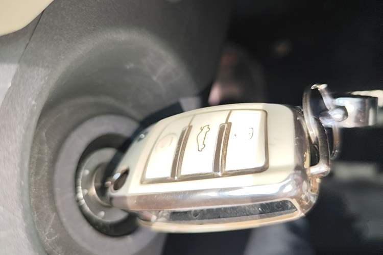 Used Chery QQ Ice Cream 2024 205km Sundae Vehicle Key