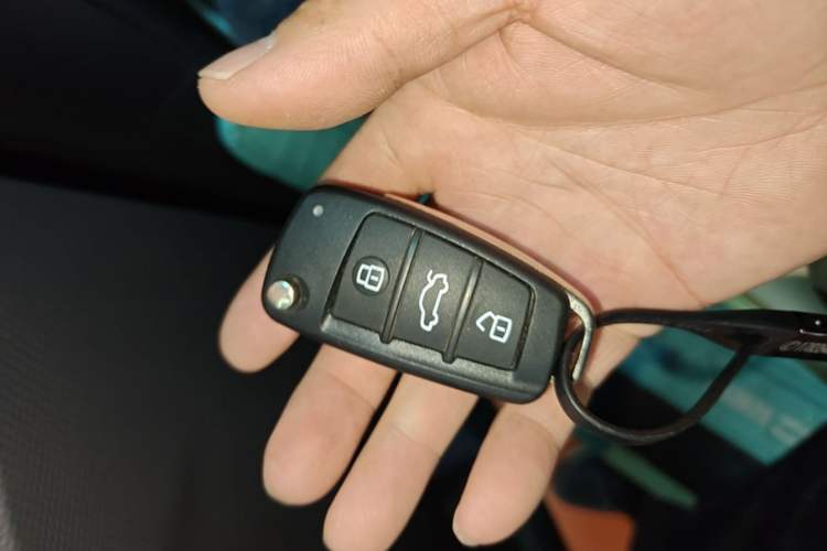 Used Chery QQ Ice Cream 2024 120km Cone Vehicle Key