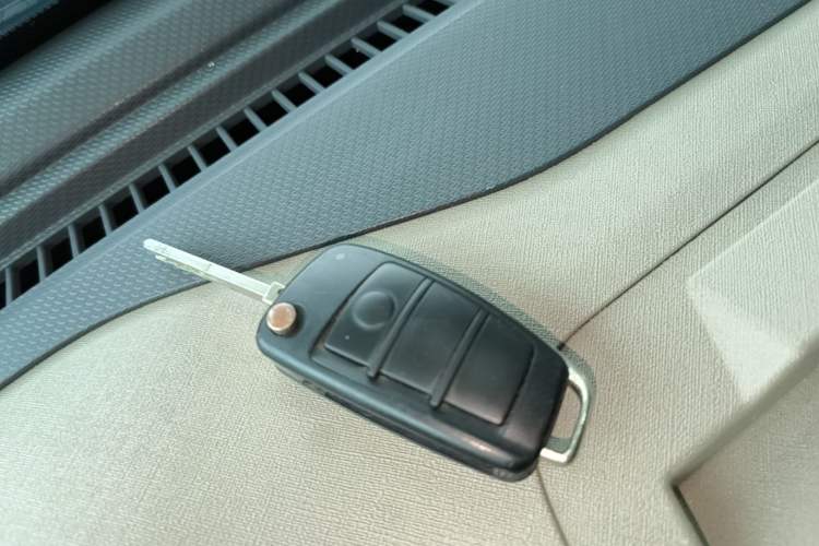 Used Chery QQ Ice Cream 2024 Edition Youth Version 120km Milkshake Vehicle Key