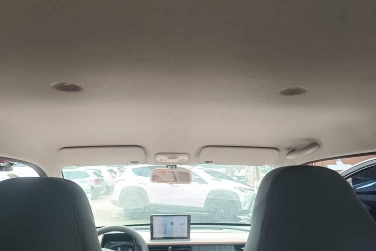 Used Chery QQ Ice Cream 2024 Edition Youth Version 205km Sundae Headliner