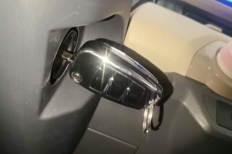 Used Chery QQ Ice Cream 2024 170km Sundae Interior 1