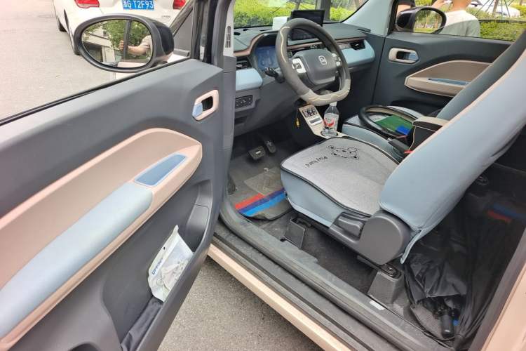 Used Chery QQ Ice Cream 2024 205km Sundae Interior 3