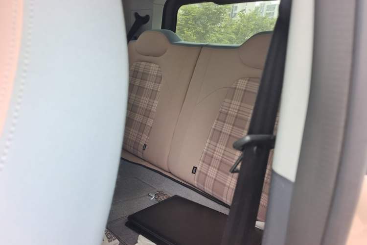 Used Chery QQ Ice Cream 2024 205km Sundae Interior 4