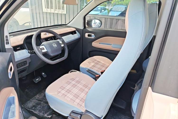 Used Chery QQ Ice Cream 2024 Edition Youth Version 205km Sundae Left Front Seat