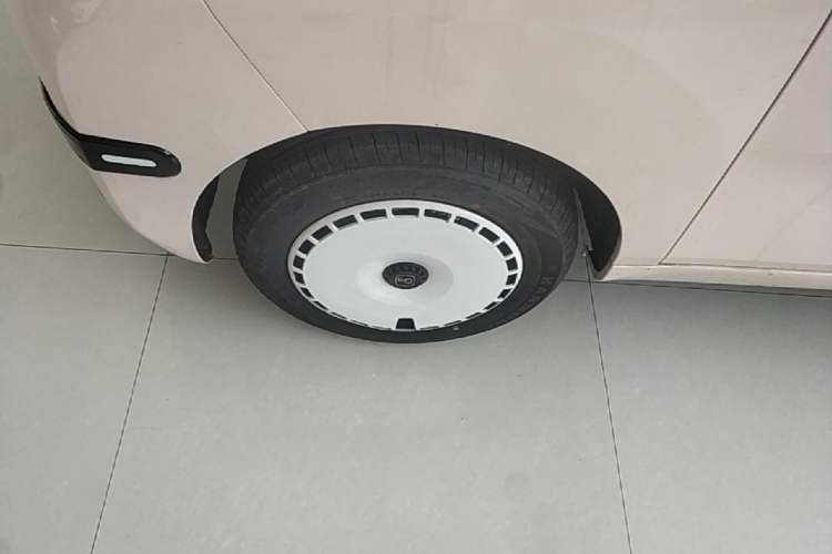 Used Chery QQ Ice Cream 2024 Edition Youth Version 205km Sundae Left Front Wheel Hub