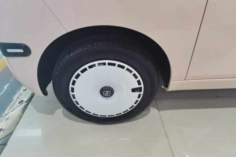 Used Chery QQ Ice Cream 2024 Edition Youth Version 205km Sundae Left Front Wheel Hub
