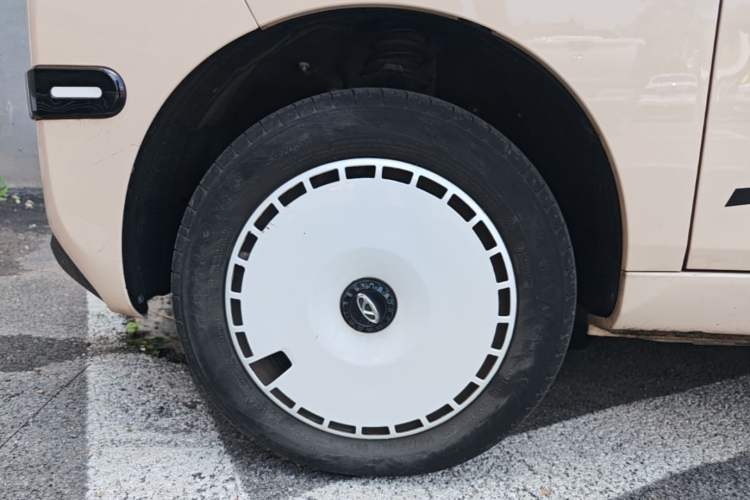 Used Chery QQ Ice Cream 2024 170km Sundae Left Front Wheel Hub