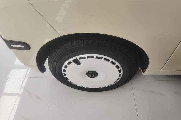 Used Chery QQ Ice Cream 2024 Facelifted 205km Sundae Left Front Wheel Hub