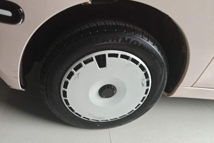 Used Chery QQ Ice Cream 2024 Edition Youth Version 205km Sundae Left Front Wheel Hub