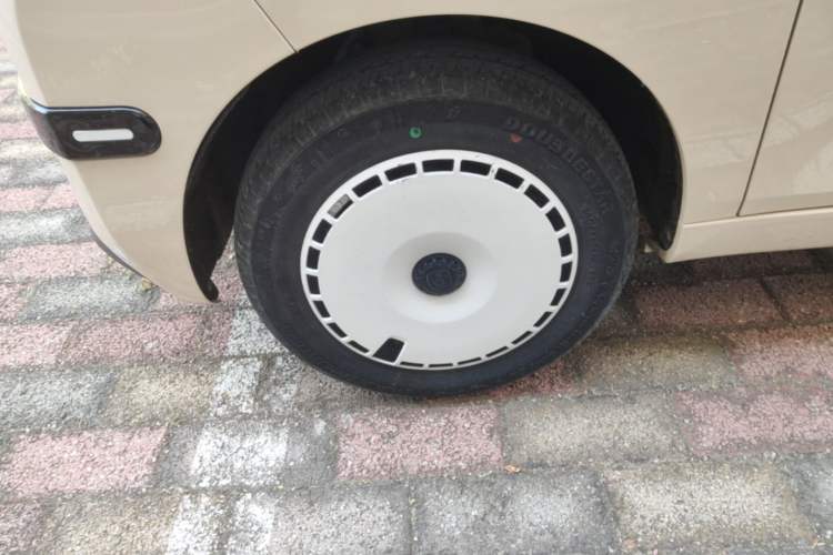 Used Chery QQ Ice Cream 2024 205km Sundae Left Front Wheel Hub