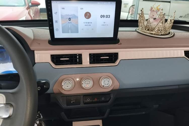 Used Chery QQ Ice Cream 2024 Edition Youth Version 205km Sundae Audio And AC Panel