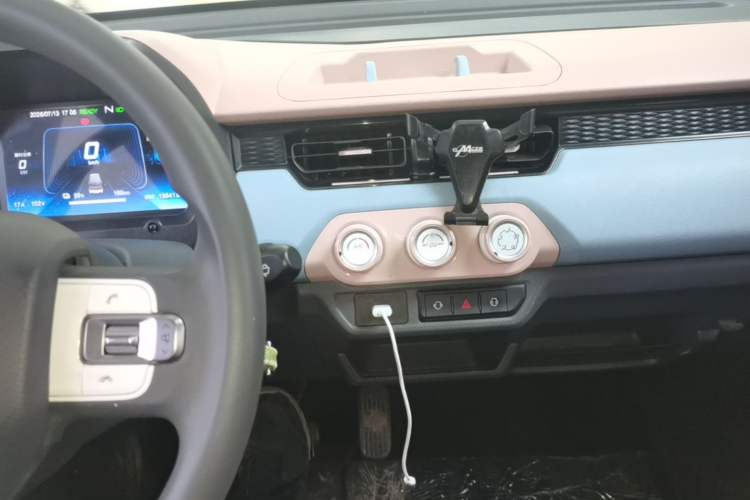 Used Chery QQ Ice Cream 2024 170km Sundae Audio And AC Panel