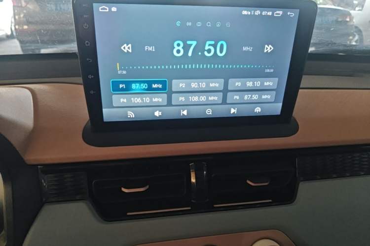 Used Chery QQ Ice Cream 2024 Edition Youth Version 205km Sundae Audio And AC Panel