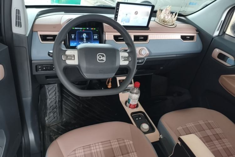 Used Chery QQ Ice Cream 2024 Edition Youth Version 205km Sundae Center Console