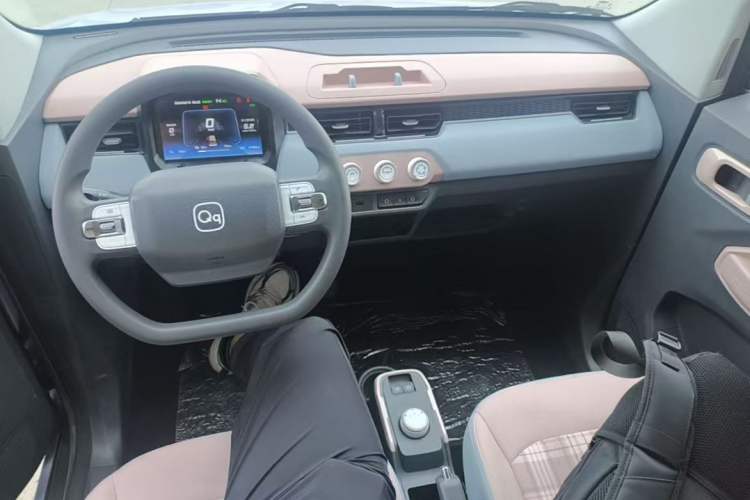 Used Chery QQ Ice Cream 2024 170km Sundae Center Console