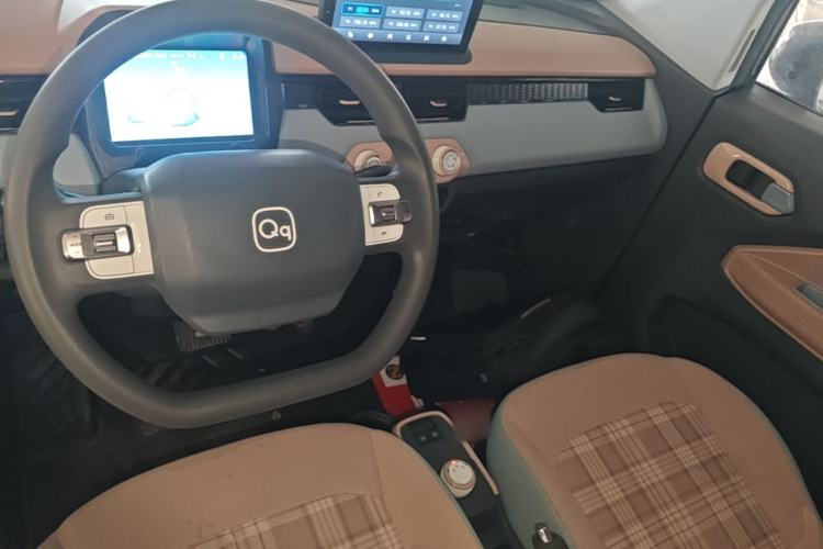 Used Chery QQ Ice Cream 2024 Edition Youth Version 205km Sundae Center Console