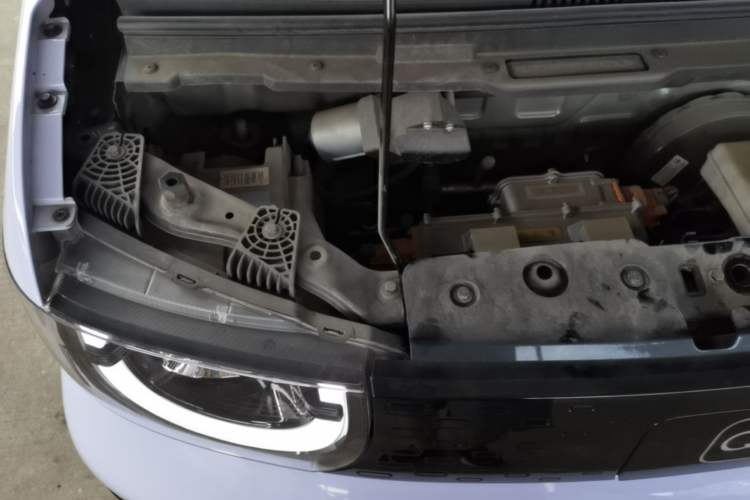 Used Chery QQ Ice Cream 2024 120km Cone Engine Bay Right