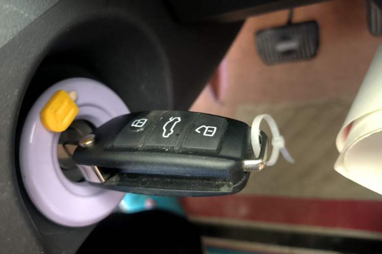 Used Chery QQ Ice Cream 2024 170km Sundae Interior 1